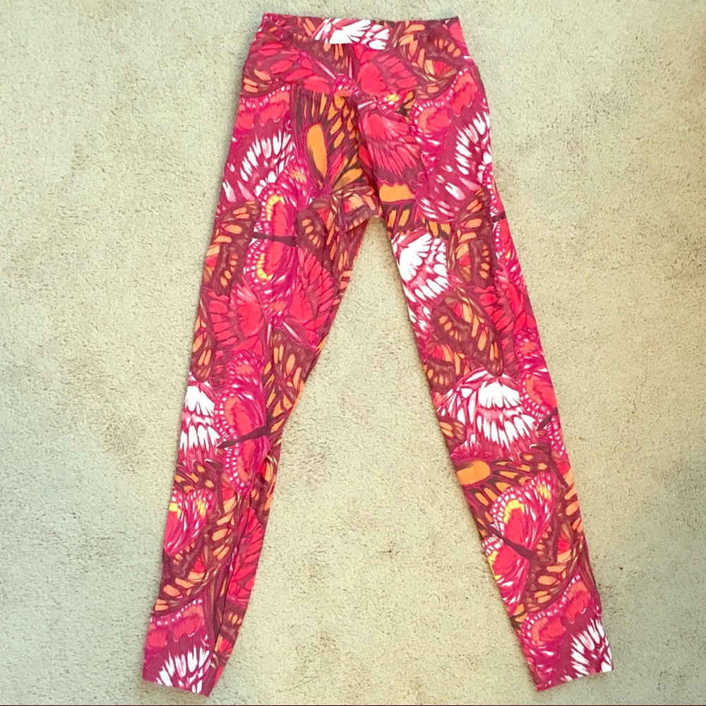 Liquido Active Pink Butterfly Leggings - EUC
